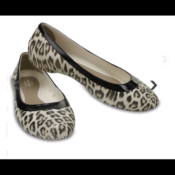 crocs lina graphic flat